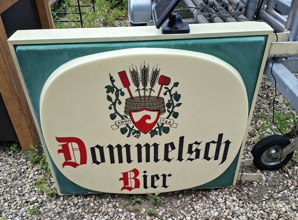 Dommelsch Bier lichtbak met solar verlichting, Ophalen, Gebruikt, Lichtbak of (neon) lamp, Ameide