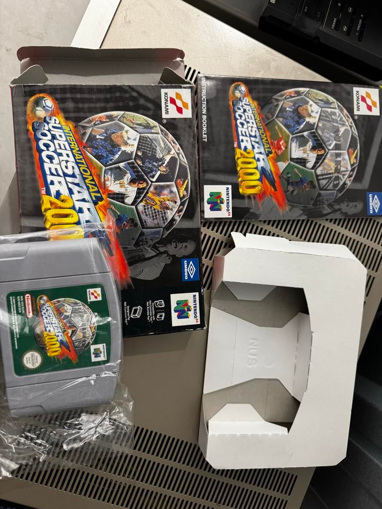 Nintendo 64 Konami superstar soccer 2000, Ophalen of Verzenden, Nieuw, Sport