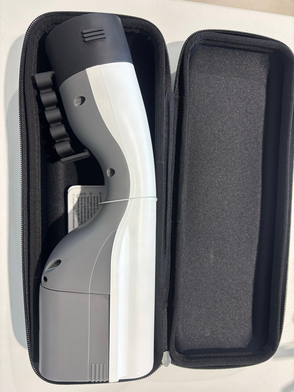 Nieuwe V2L adapter voor Kia - Ongebruikt in hoes, Ophalen of Verzenden, Nieuw, Kia