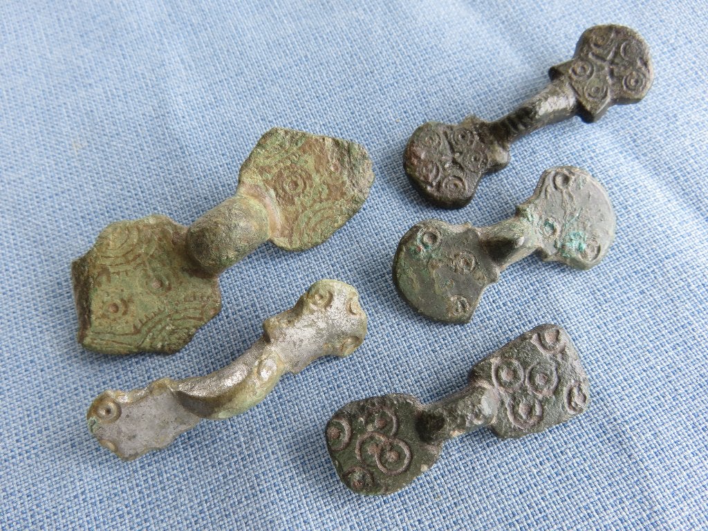 Merovigische rijk – Fibulae in brons - 6e - 8e eeuw., Ophalen of Verzenden, Brons, Broche