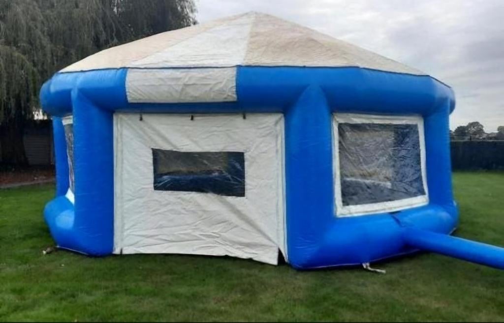 Opblaasbare feesttent, Hobby en Vrije tijd, Feestartikelen | Verhuur, Ophalen