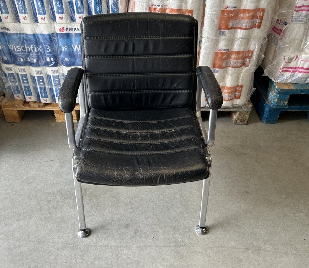 Vintage zwart lederen fauteuil met verchroomd frame, Ophalen, Gebruikt, 75 tot 100 cm, Leer