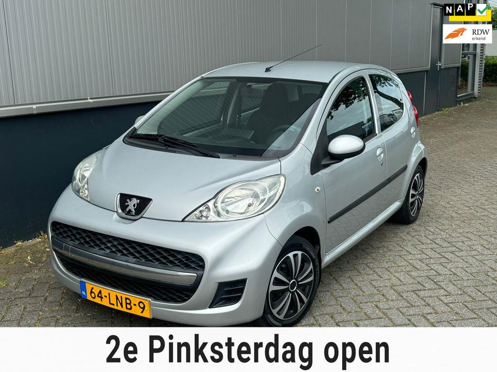 Peugeot 107 1.0-12V Urban Move Carplay Airco Nieuwe apk, Auto's, Peugeot, Voorwielaandrijving, Startonderbreker, Gebruikt, 4 stoelen