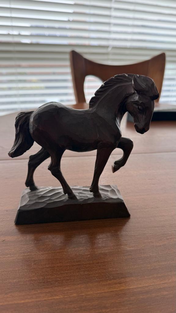 Prachtig handgesneden houten paard sculptuur, Antiek en Kunst, Kunst | Beelden en Houtsnijwerken, Minder dan 20 cm, Ophalen of Verzenden