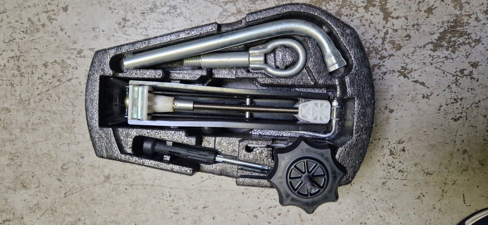 Krikset en gereedschap voor auto, Ophalen of Verzenden, Nieuw