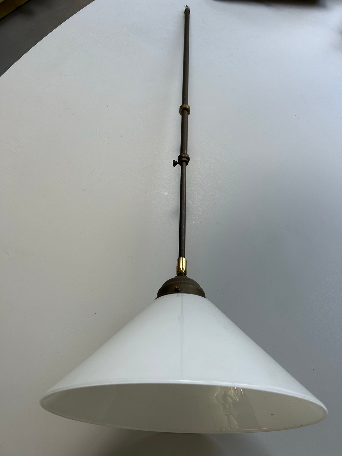 Vintage Opaline Melkglazen Hanglamp met Messing Fitting, Gebruikt, Vintage, Glas, E27 (groot)