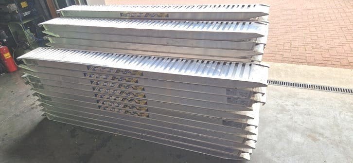 Aluminium oprijplaten nieuw 3500 kg, Ophalen