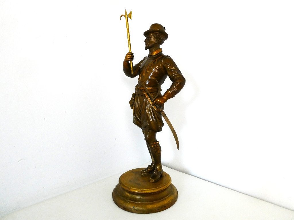 Beeld van een Musketier met een zwaard en hellebaard, Ophalen of Verzenden