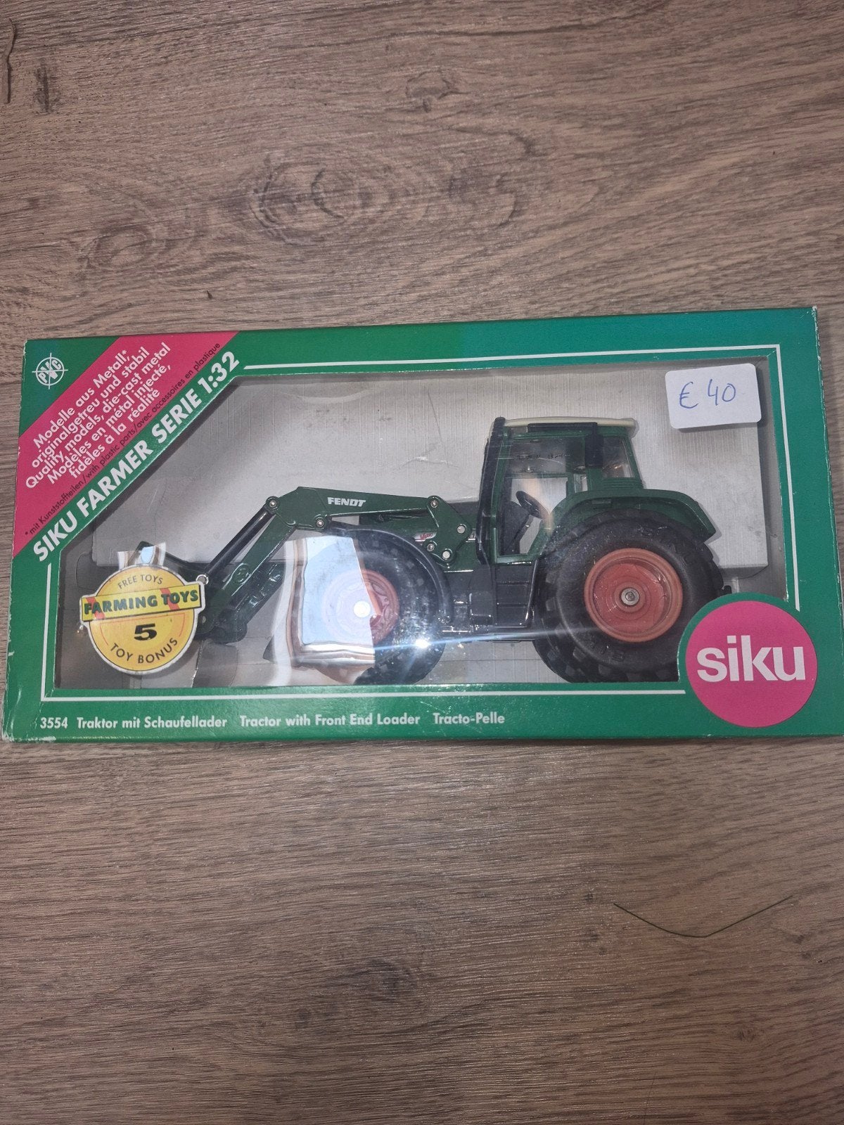Siku Fendt 714 Tractor met voorlader - Nieuw in doos