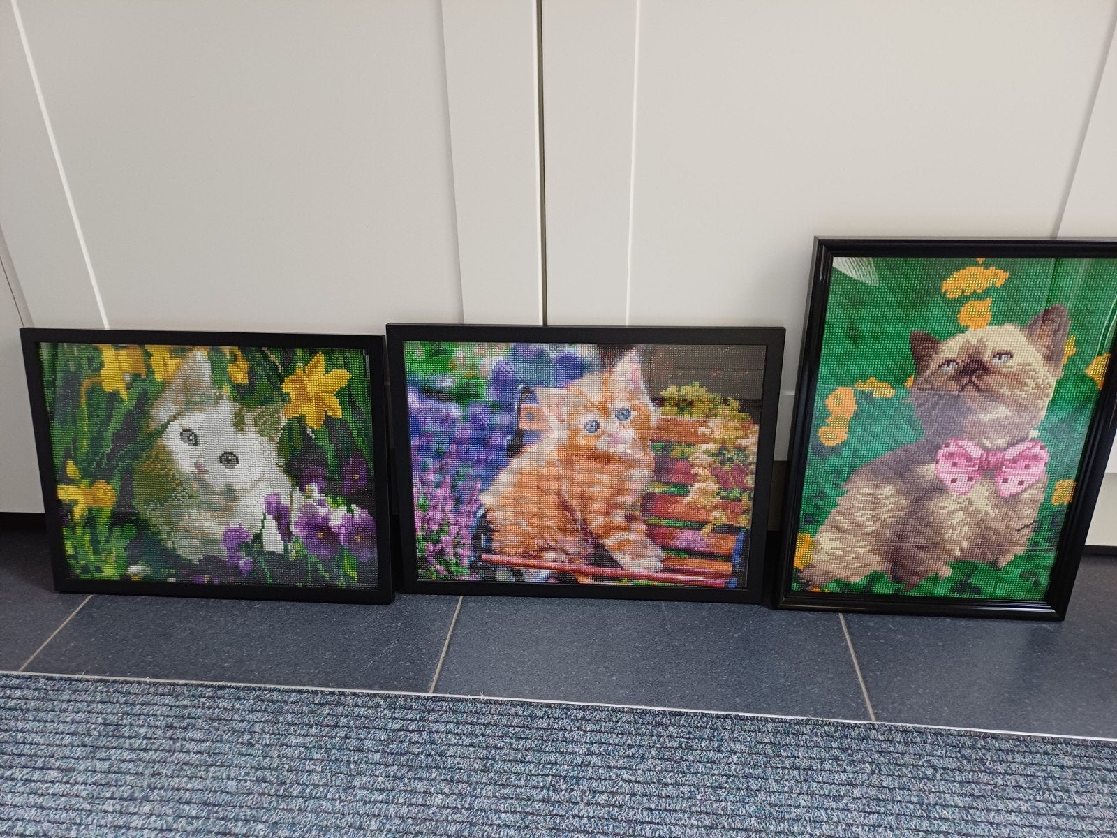 3 ingelijste diamond painting schilderijen met katjes, Ophalen, Minder dan 50 cm, Zo goed als nieuw, Schilderij
