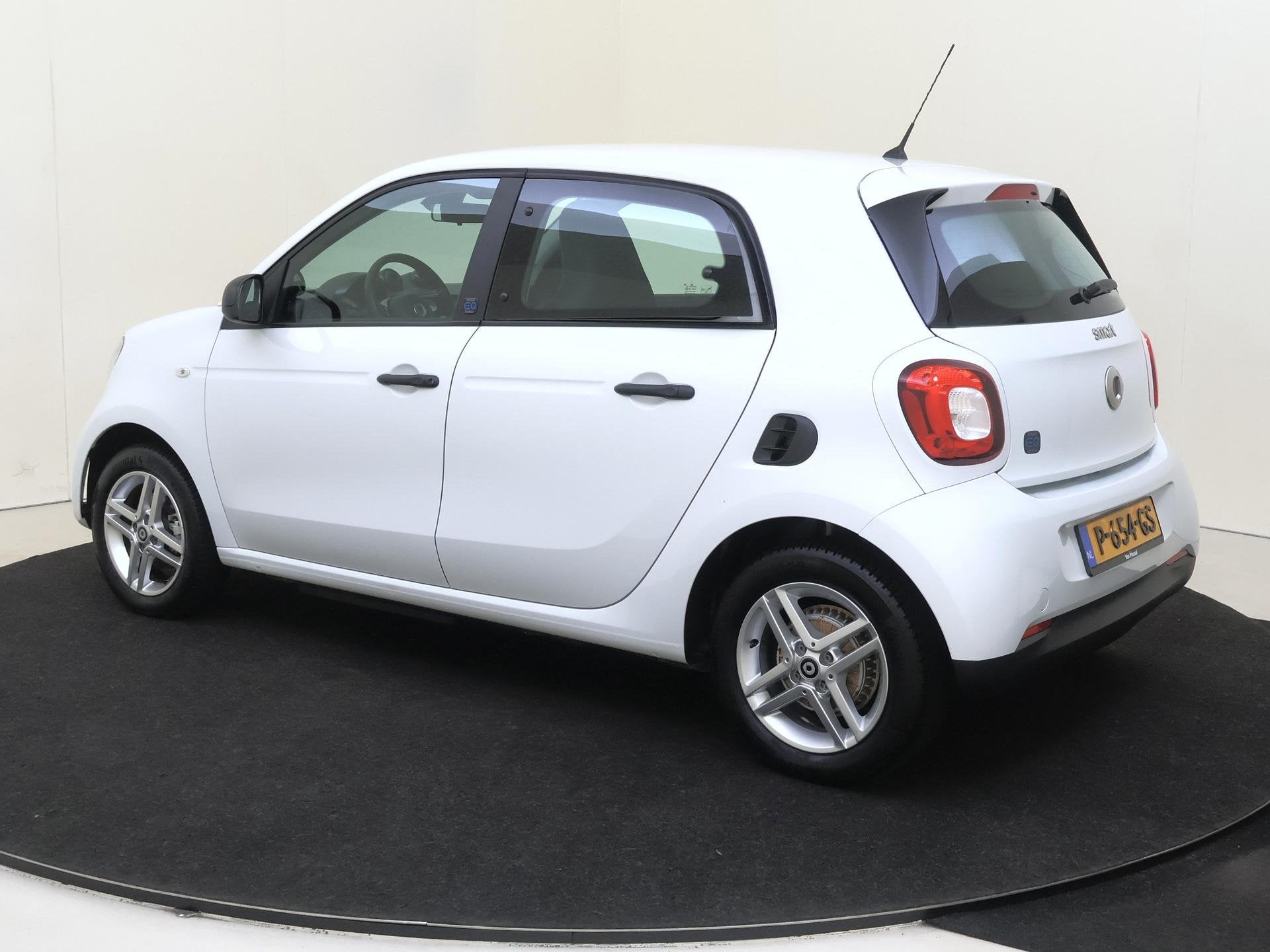 smart forfour EQ Essential 18 kWh, Auto's, Automaat, 12 maanden, Achterwielaandrijving, Gebruikt