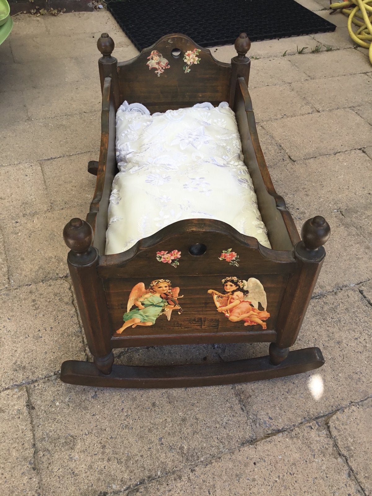 Antieke houten poppenwieg met decoraties, Ophalen of Verzenden