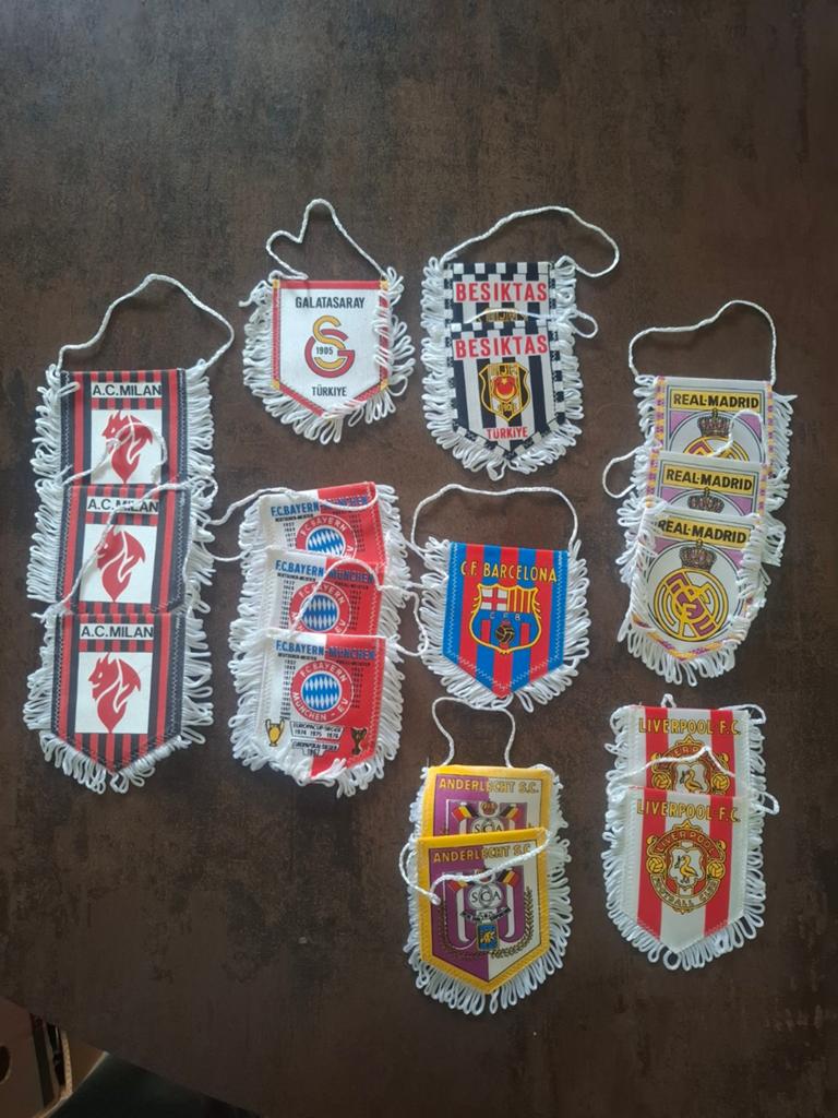 Diverse voetbal vaantjes '80 - '90, Verzamelen, Sportartikelen en Voetbal, Ophalen of Verzenden