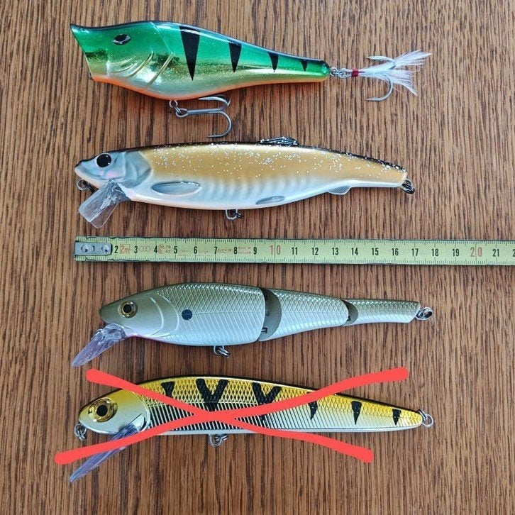 3 snoek pluggen/crankbaits, Ophalen, Zo goed als nieuw