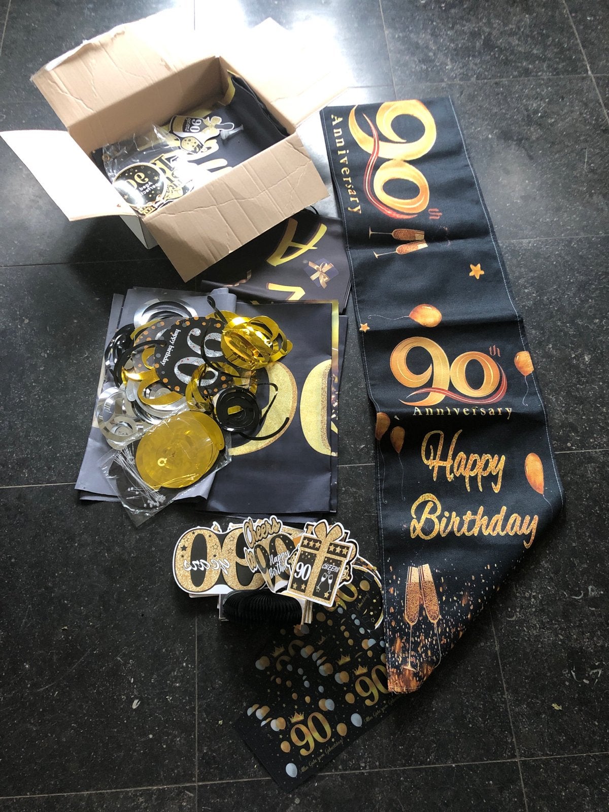 90 jaar Verjaardag Decoratie Set - Guirlandes, Vlaggen, Tafe, Ophalen of Verzenden, Zo goed als nieuw, Versiering, Verjaardag