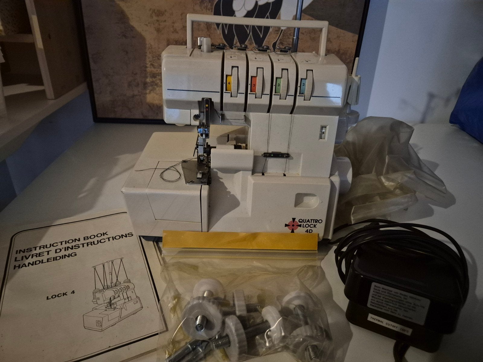 Lockmachine van Quattro Lock 4D, Gebruikt, Lockmachine, Industrieel, Ophalen