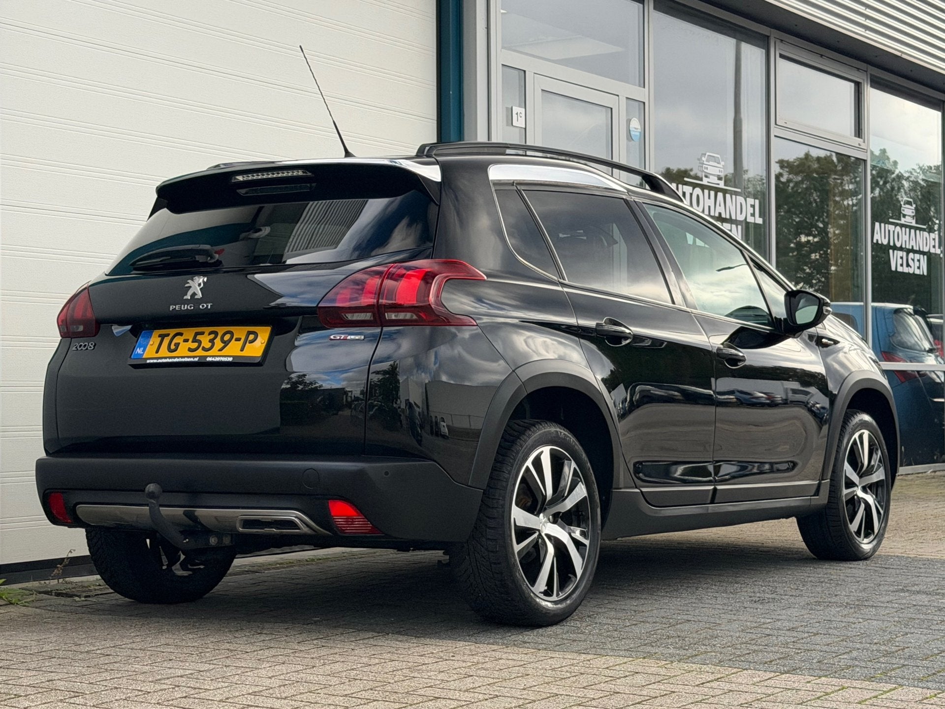 Peugeot 2008 1.2 PureTech GT-line Navi Camera, Auto's, Voorwielaandrijving, Dealer onderhouden, Euro 6, Origineel Nederlands