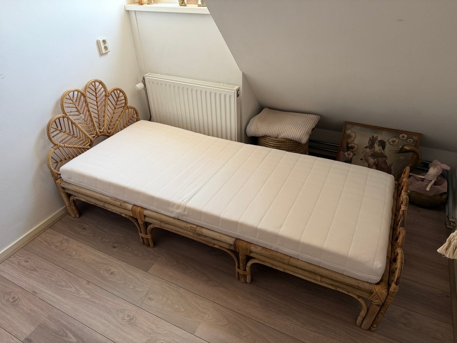 Rotan bamboe eenpersoons kinderbed met matras als nieuw, Overige materialen, Eenpersoons, Bruin, Ophalen of Verzenden