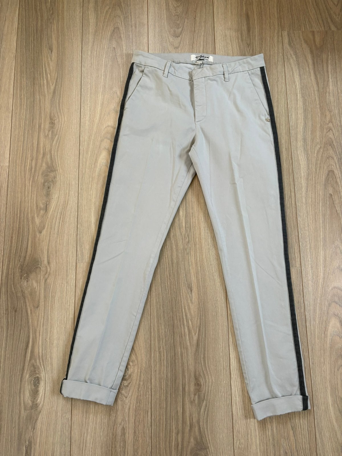 Lichtgrijze slim-fit chino - NickJean - maat 38, Kleding | Dames, Maat 38/40 (M), Ophalen of Verzenden, Zo goed als nieuw, Grijs