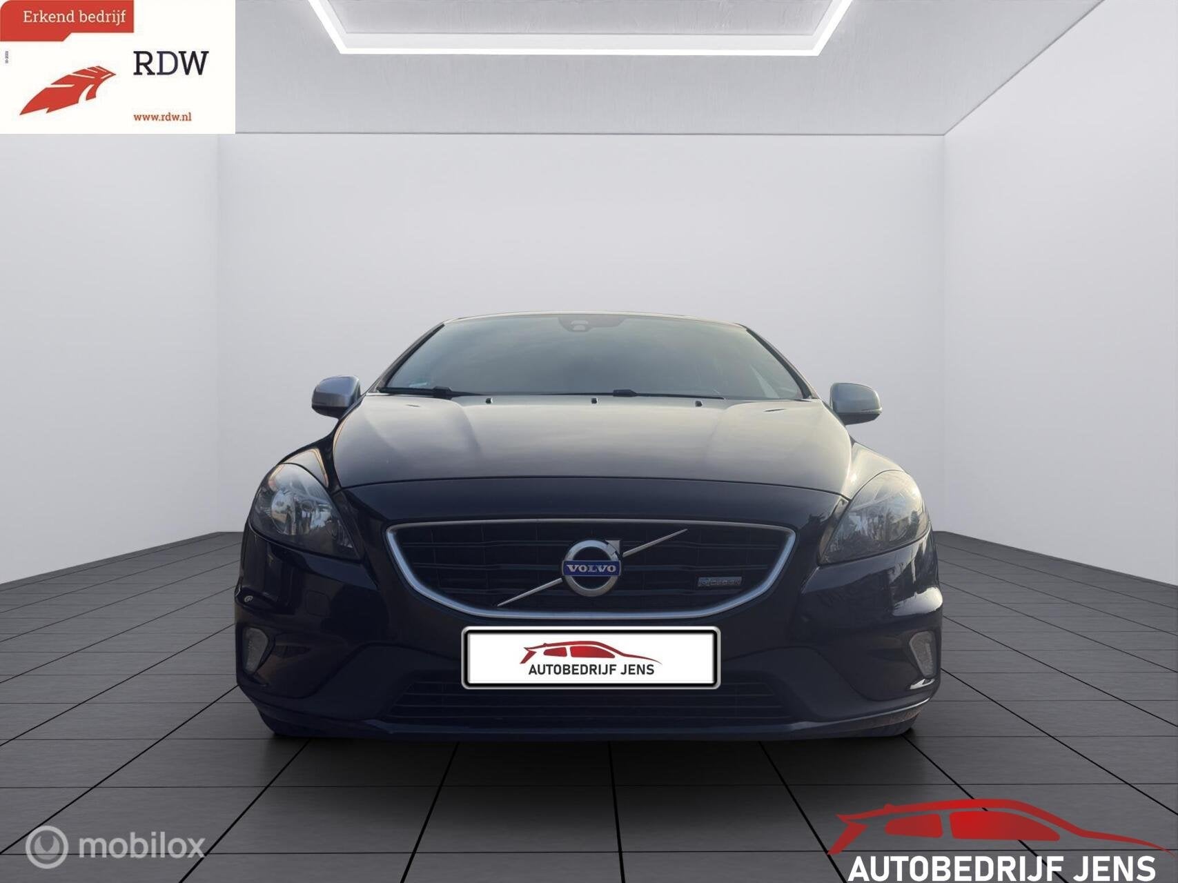 Volvo V40 2.0 D4 R-Design, Voorwielaandrijving, Euro 5, Gebruikt, Zwart