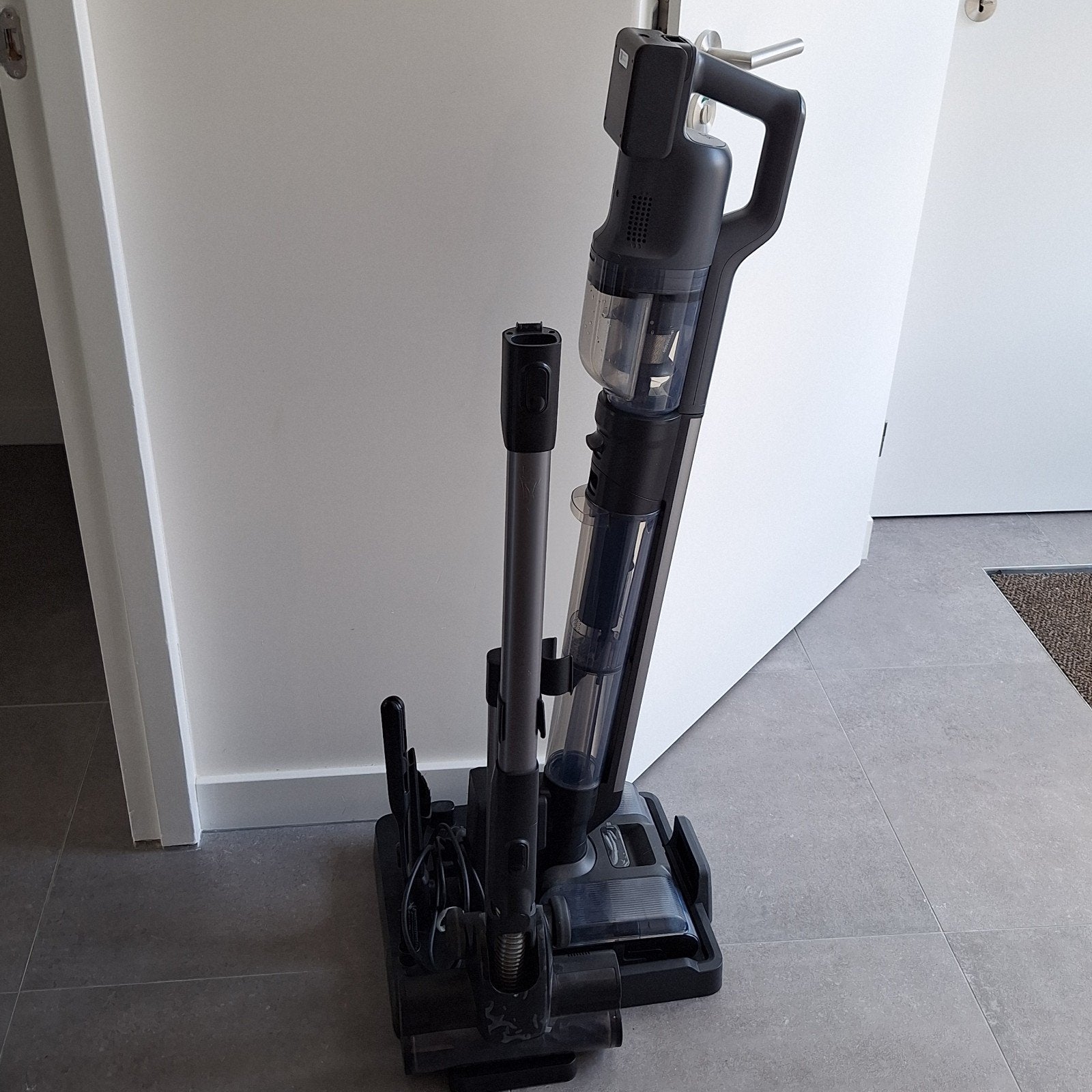ZGAN AEG 8000 Wet & Dry Steelstofzuiger met Dweilfunctie, Ophalen, Zo goed als nieuw, Draadloos, Reservoir