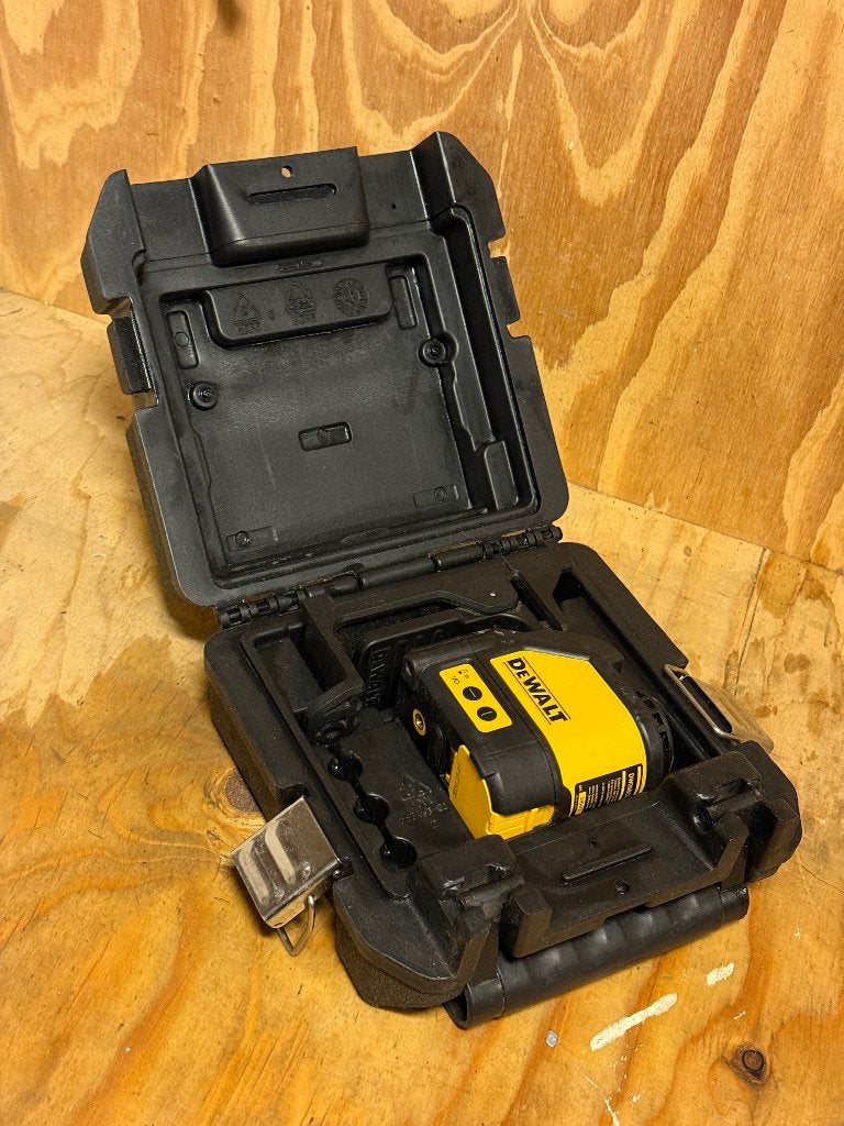 DeWALT DW088 kruislijnlaser + originele koffer, Ophalen of Verzenden, Zo goed als nieuw, Overige meters