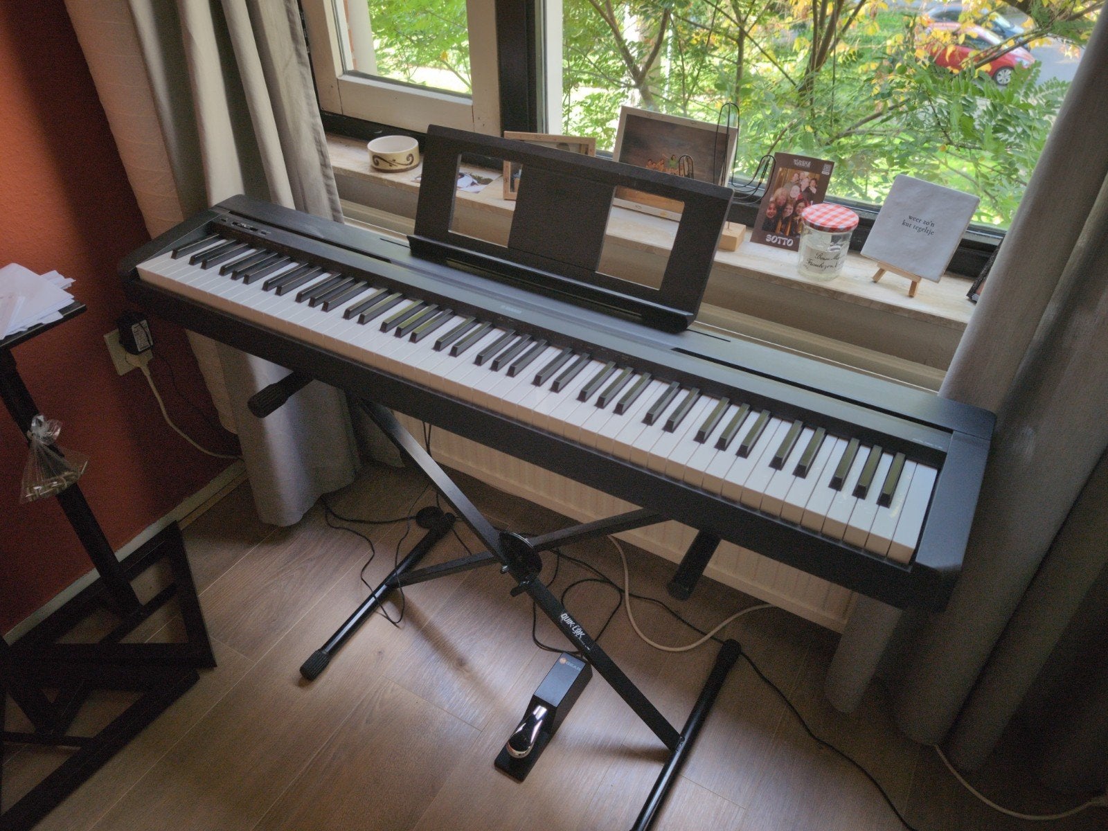Digitale piano Yamaha P45 met standaard en pedaal, Ophalen, Zwart, Digitaal, Zo goed als nieuw