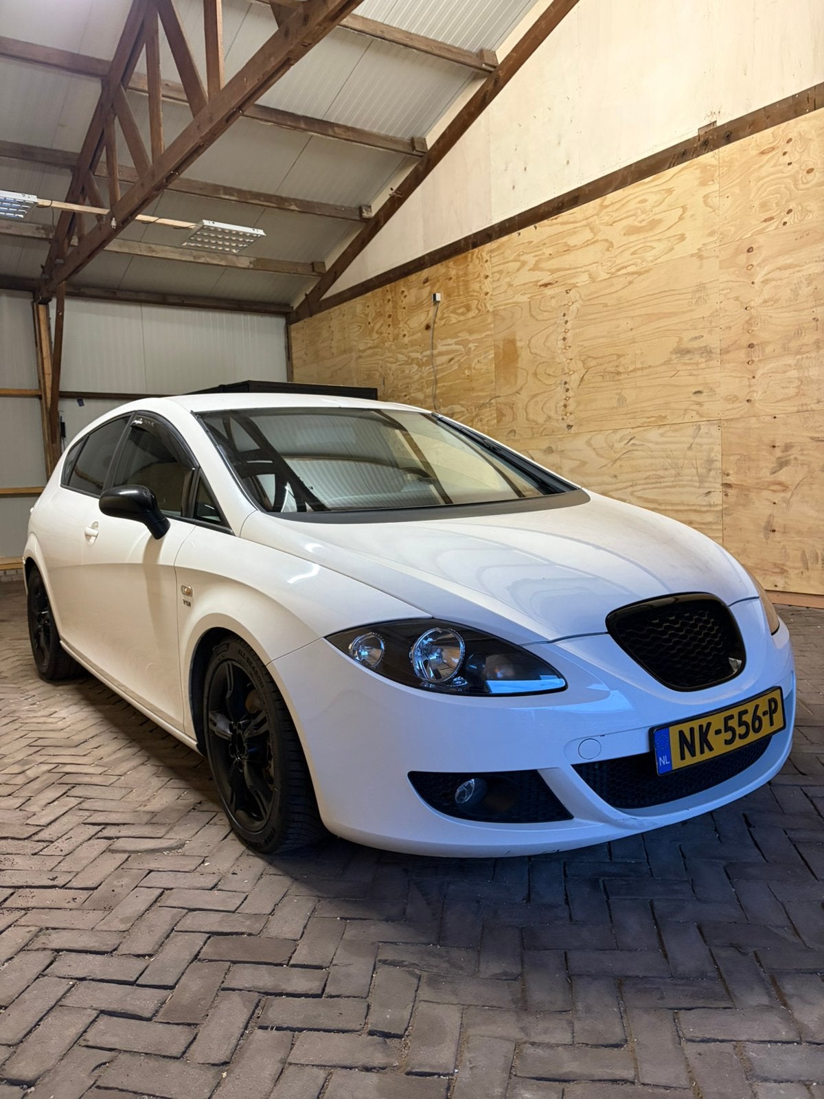 Seat Leon 1.4 TSI — Chiptunning, Pops & Bangs–Sportieve auto, Auto's, Voorwielaandrijving, 967 kg, 40 €/maand, Zwart