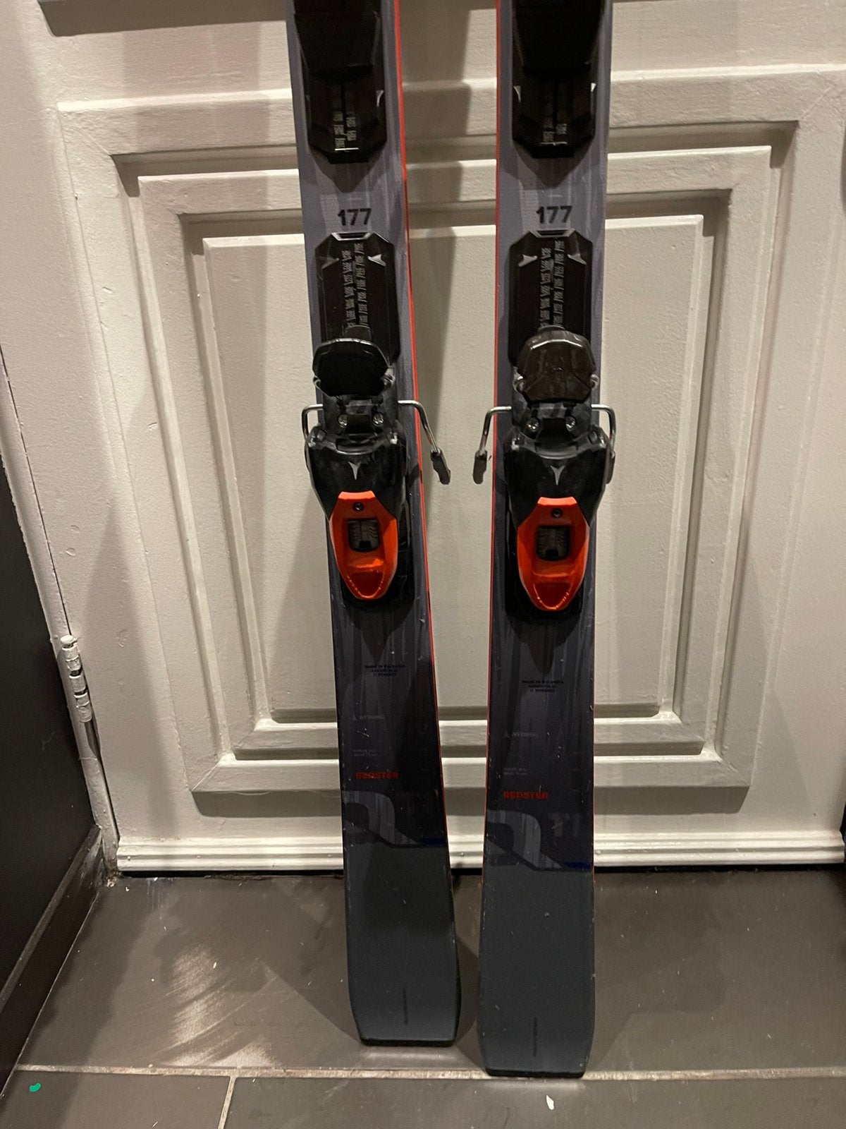 177cm ATOMIC REDSTER QTI 799€ top carve skis, 160 tot 180 cm, Ophalen of Verzenden, Zo goed als nieuw, Carve