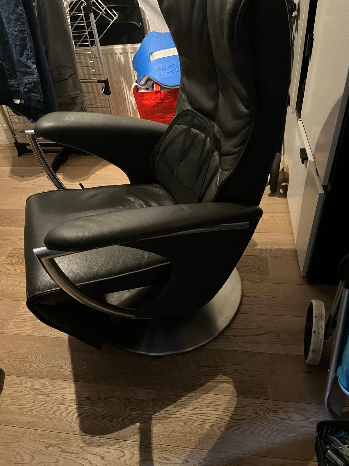 Grijze Leren Relaxfauteuil met Chromen Details
