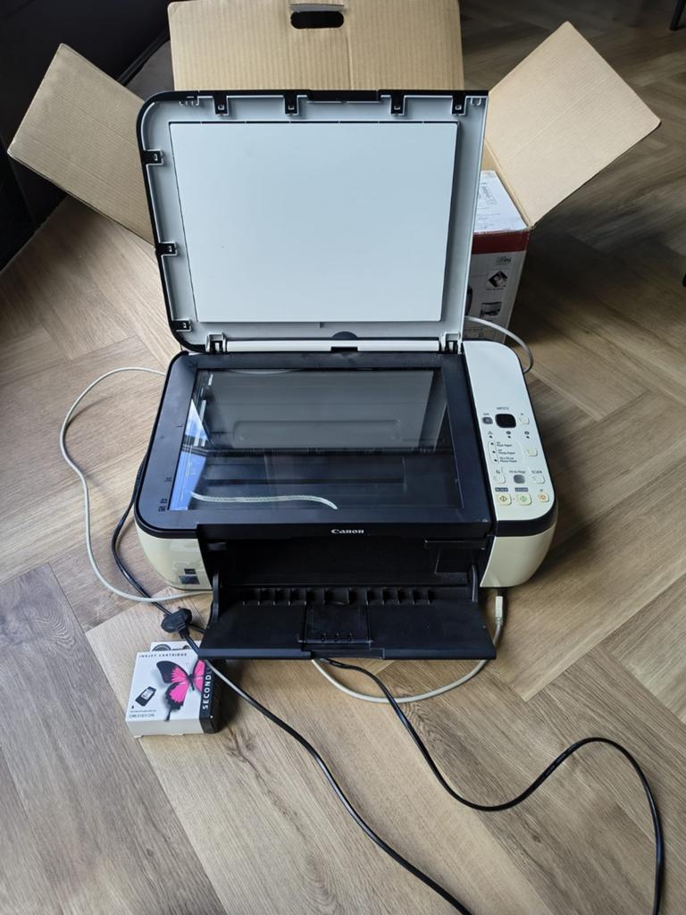 Canon Pixma MP272 All-in-One Printer, Computers en Software, Printers, Gebruikt, All-in-one, Inkjetprinter, Kleur printen, Kopieren