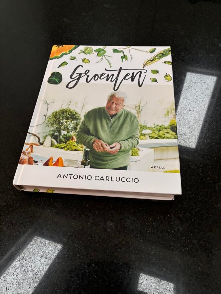 Kookboek Groenten van Antonio Carluccio, Boeken, Kookboeken, Ophalen of Verzenden, Zo goed als nieuw, Italië