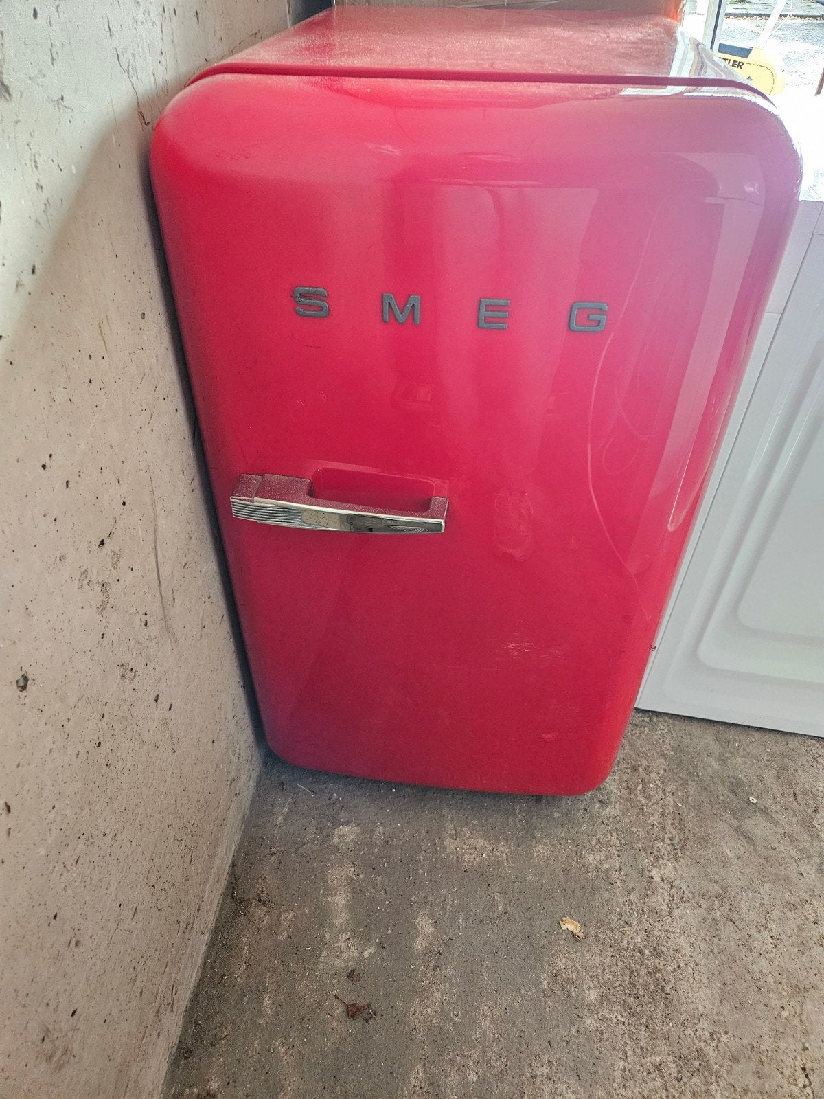 Smeg koelkast - Defect (voor onderdelen of reparatie), Zonder vriesvak, Minder dan 85 cm, Ophalen of Verzenden, Minder dan 75 liter