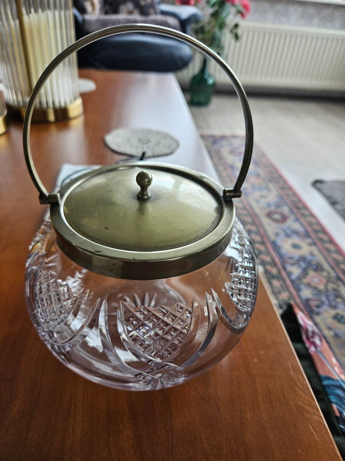 Antieke kristallen koekjespot met metalen handvat, Ophalen