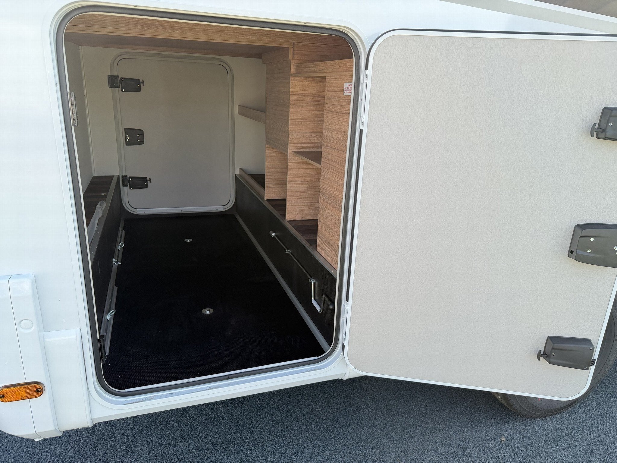 Weinsberg CaraHome 650 MEG (bj 2026), Automaat, Weinsberg, 6 tot 7 meter, Bedrijf