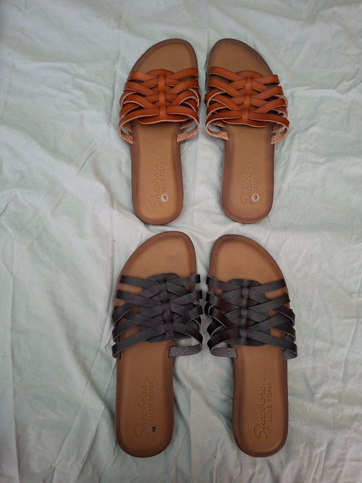 Nieuwe Sketchers slippers maat 9 (39) per paar €12.50, Kleding | Dames, Schoenen, Ophalen of Verzenden, Nieuw, Zwart