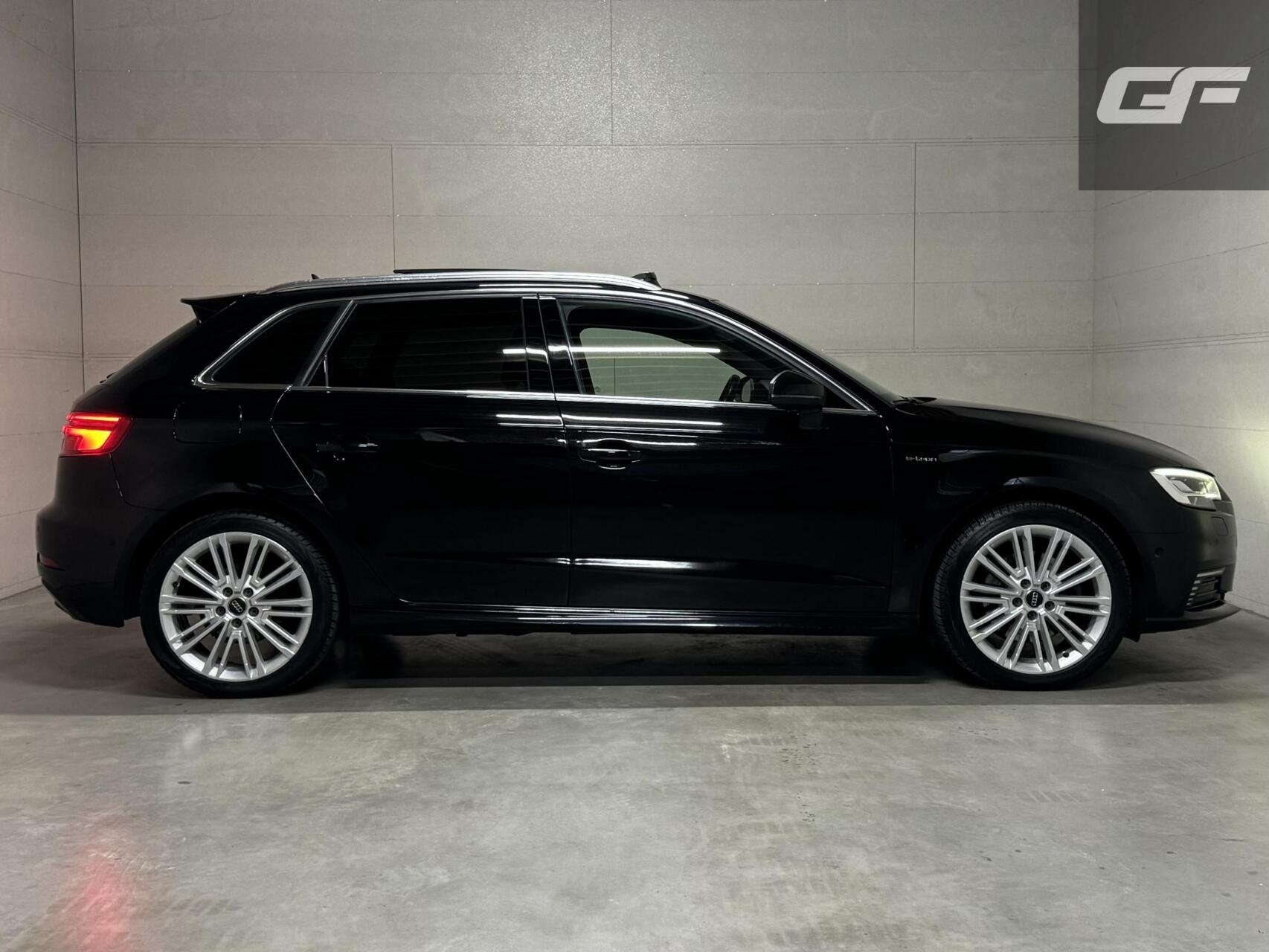 Audi A3 Sportback 1.4 e-tron Pano Virtual ACC DSG PDC NAP, Gebruikt, 4 cilinders, Leder en Stof, Zwart