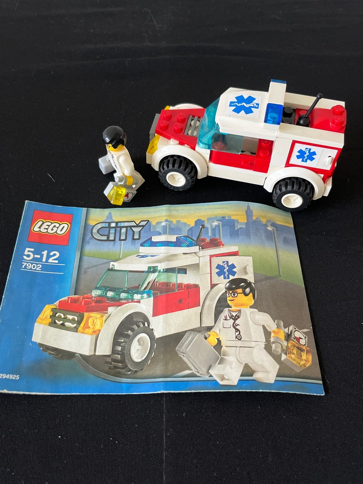 Lego City Ambulance 7902 met minifiguur en instructies, Ophalen of Verzenden, Gebruikt, Lego