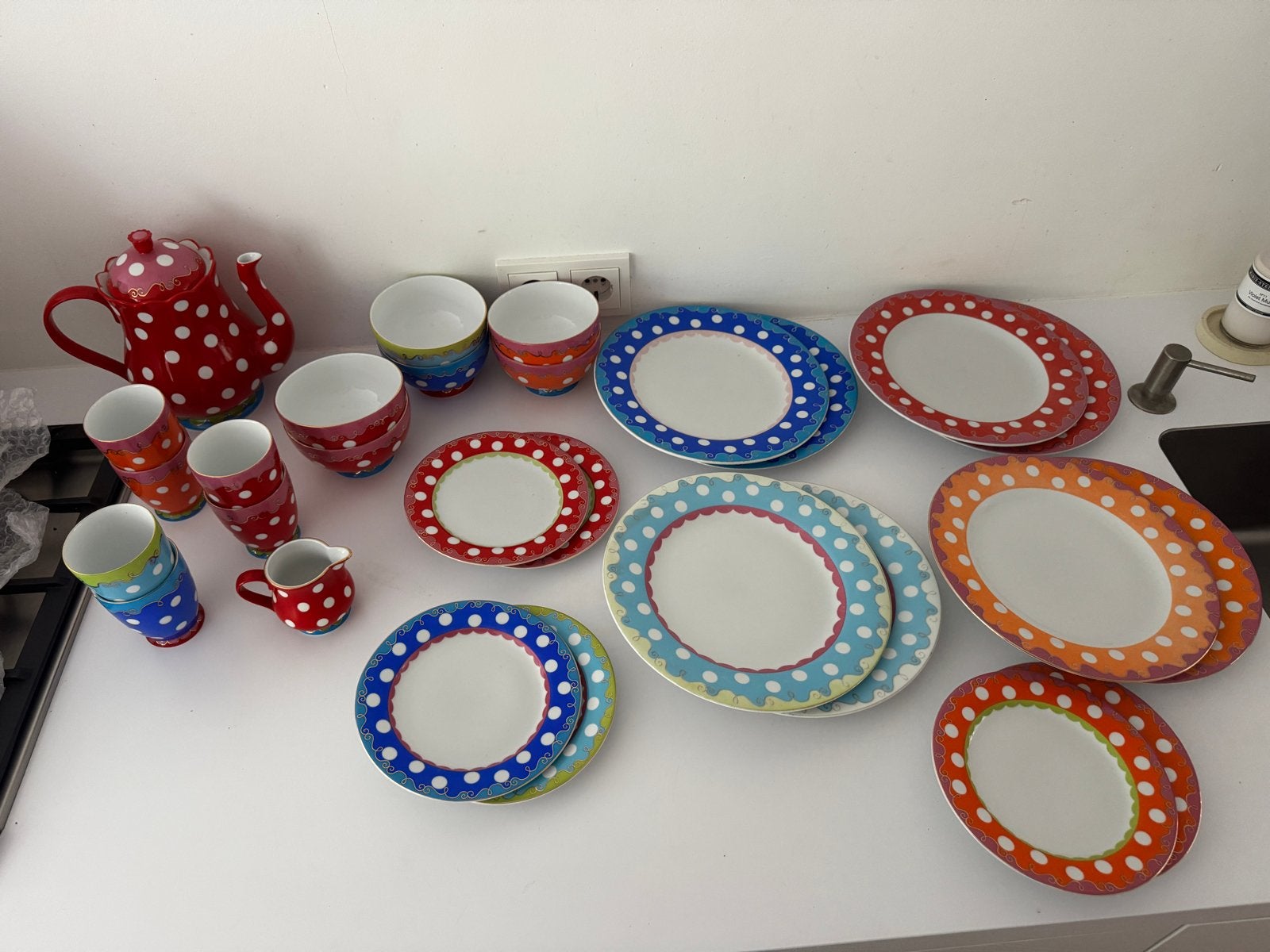 Oilily Servies met Stippen - Complete Set, Ophalen, Overige merken, Keramiek, Landelijk/Boerenbont