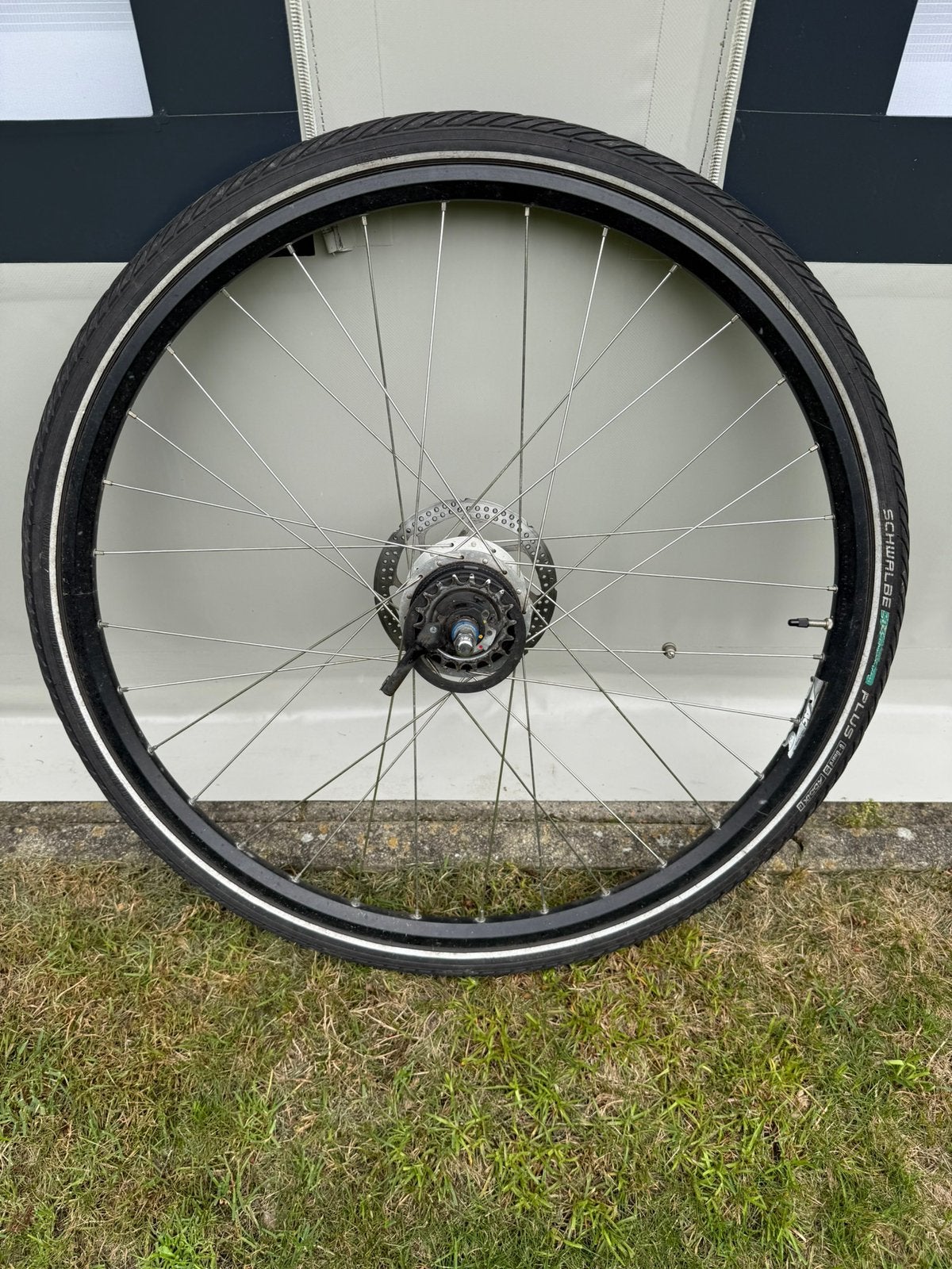 Achterwiel 28 inch met  8 versnellingen Shimano Alfine, Ophalen, Zo goed als nieuw