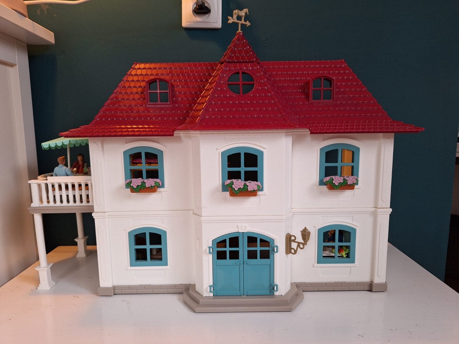 Schleich landhuis met meubels en figuren, Ophalen, Gebruikt, Poppenhuis
