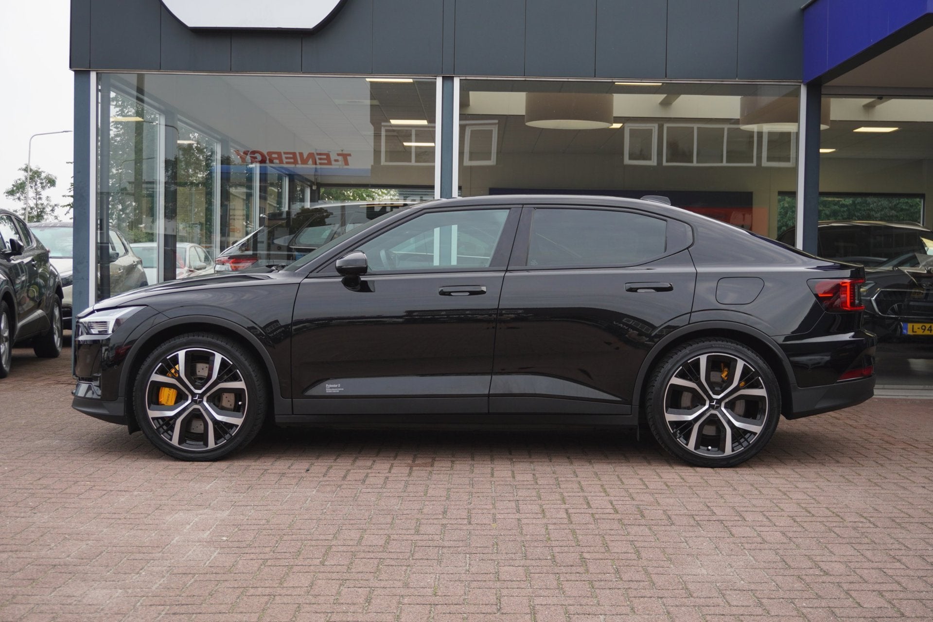 Polestar 2 Long Range Dual Motor Launch Edition 78kWh Perfor, Auto's, Gebruikt, Zwart, Origineel Nederlands, 408 pk