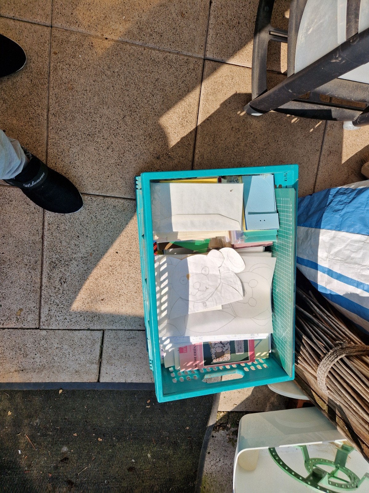 Bananen doos vol met hobby spullen gemengd, Ophalen