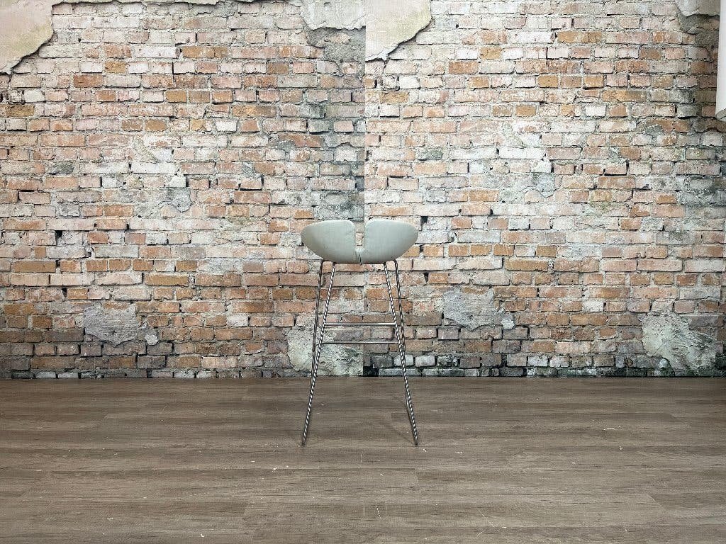 Moroso Fjord Barkruk – Witbeige leer | Patricia Urquiola, Ophalen, 60 tot 90 cm, Zo goed als nieuw, Leer
