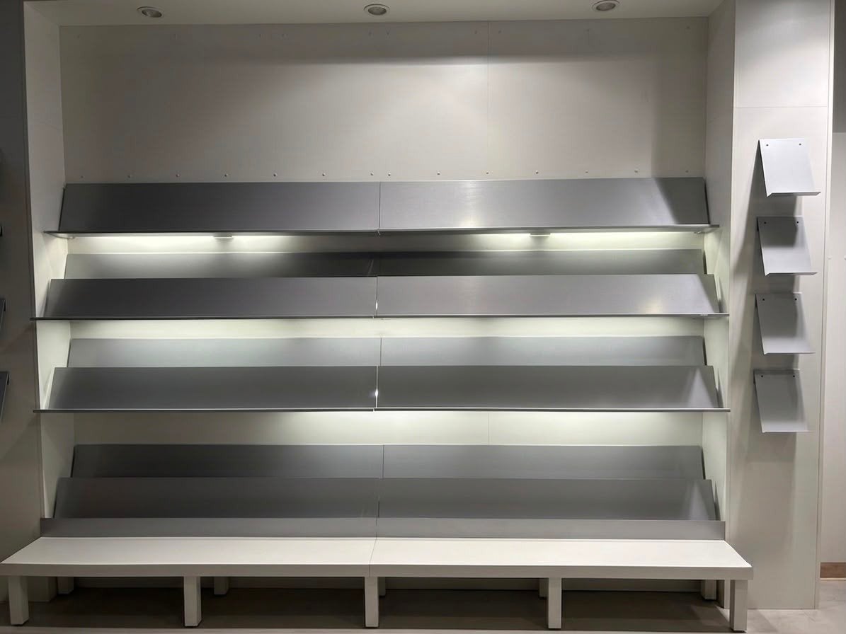 Tijdschriftenrek - 3 meter lengte, Ophalen, Gebruikt, Metaal, Tijdschriftenrek