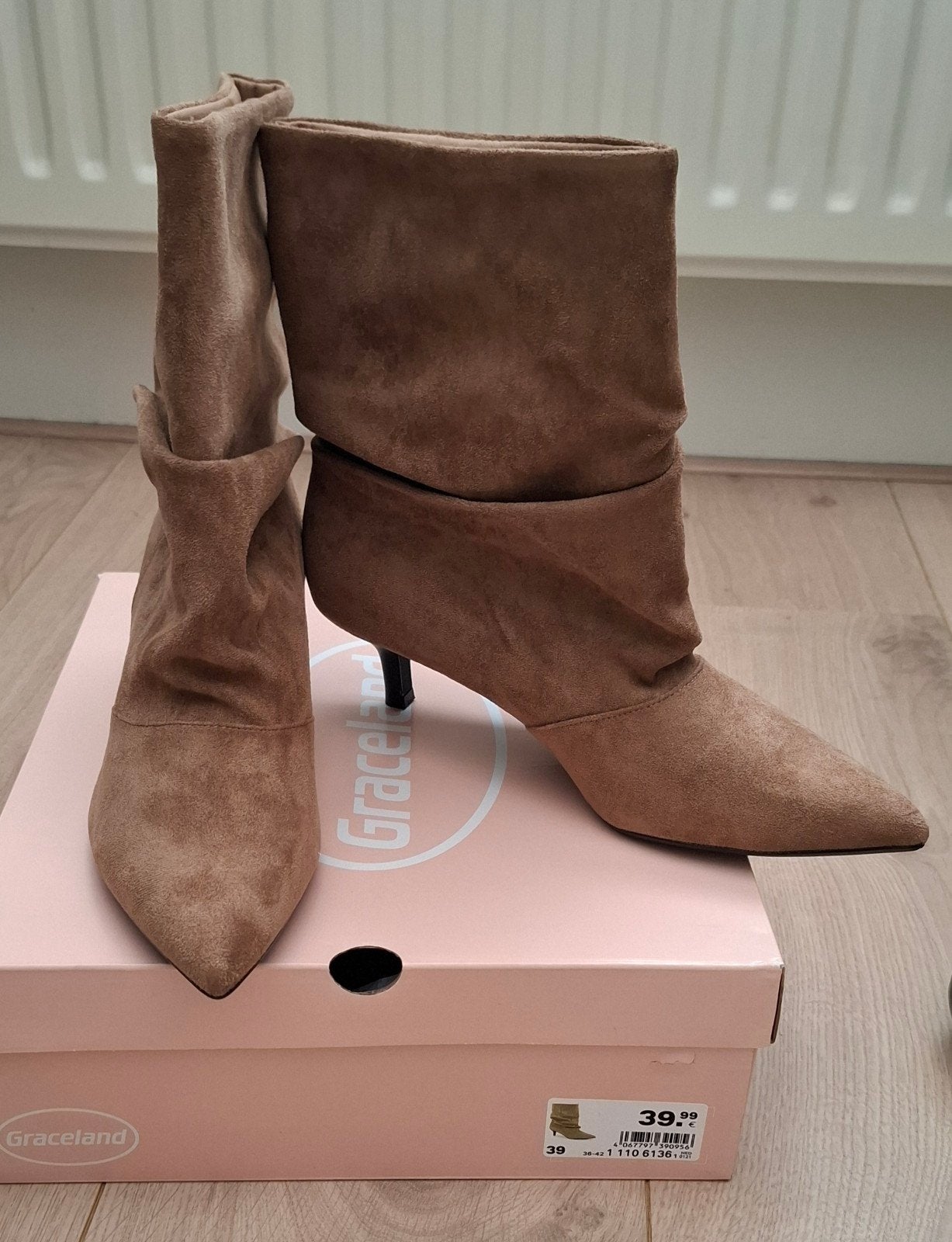 Graceland enkellaarsjes (slouchy boots) mt 39, Bruin, Lage of Enkellaarzen, Nieuw, Ophalen of Verzenden