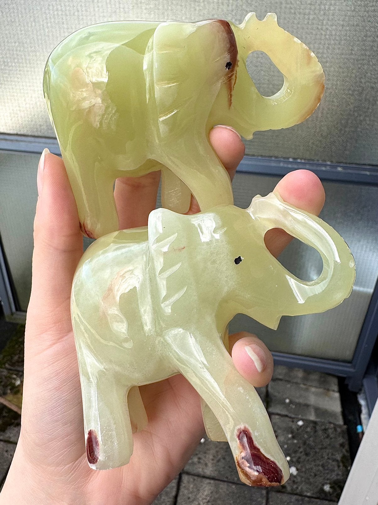 Onyx olifanten beeldjes/carvings geel van edelsteen, Ophalen of Verzenden, Mineraal