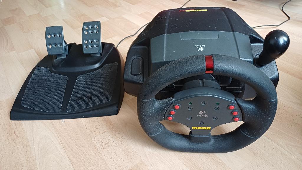 Logitech MOMO Force Feedback race stuur, Computers en Software, Ophalen, Gebruikt, Logitech