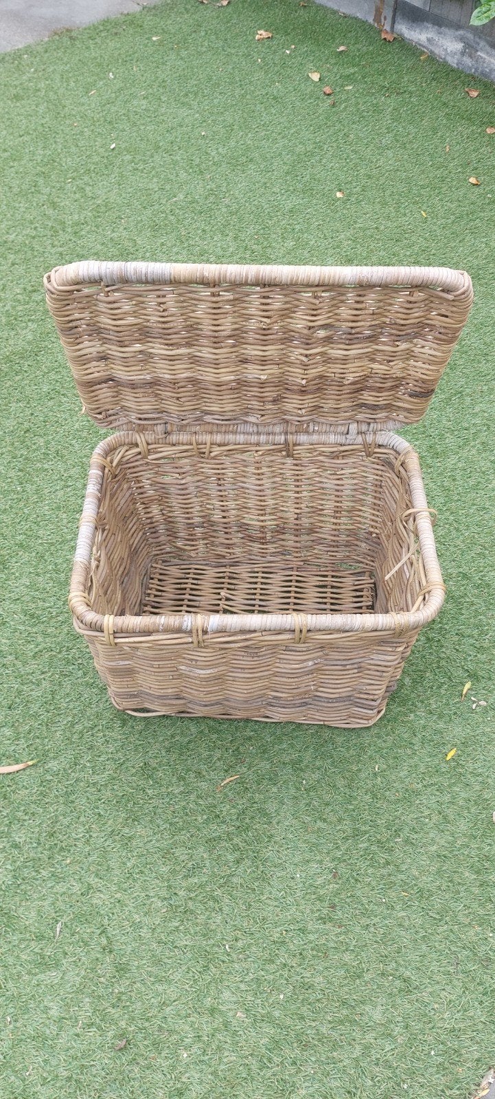 Rotan opbergmand met deksel - Vintage, Ophalen of Verzenden, Gebruikt