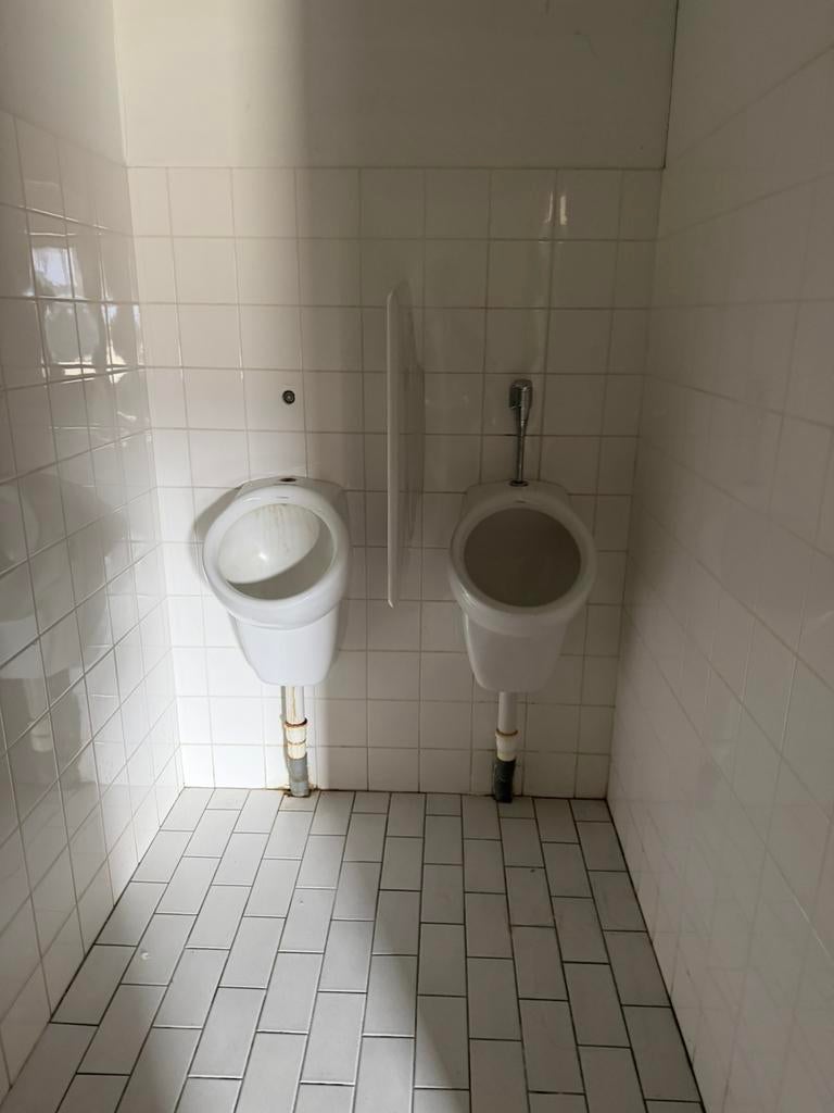 2 urinoirs, Ophalen, Gebruikt